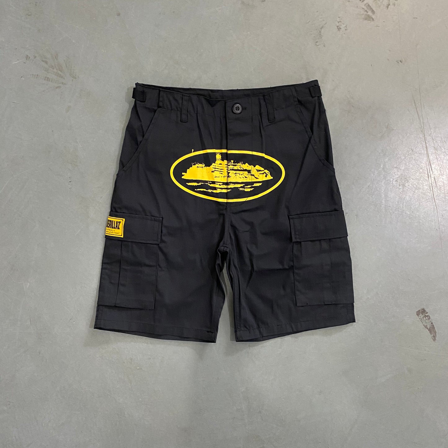 Corteiz Guerillaz 21' Cargo Shorts Black Yellow