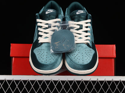 Nike Dunk Low Velvet Teal