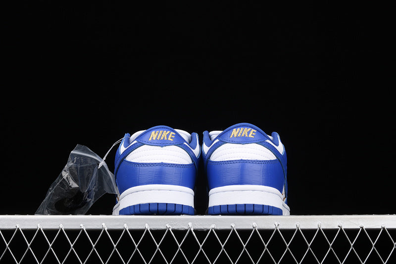 Nike SB Dunk Low Supreme Stars Hyper Royal