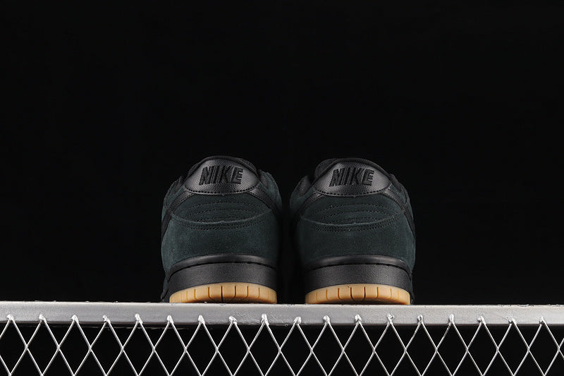 Nike SB Dunk Low Black Gum